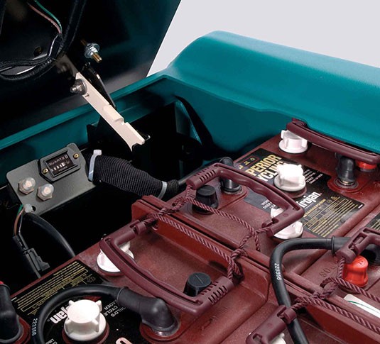 R14 Ride-On Carpet Extractor alt 3